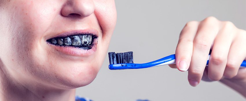 SD A Quick Guide on Charcoal Teeth Whitening